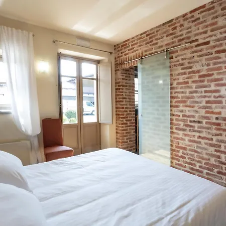 Camia Guest house *